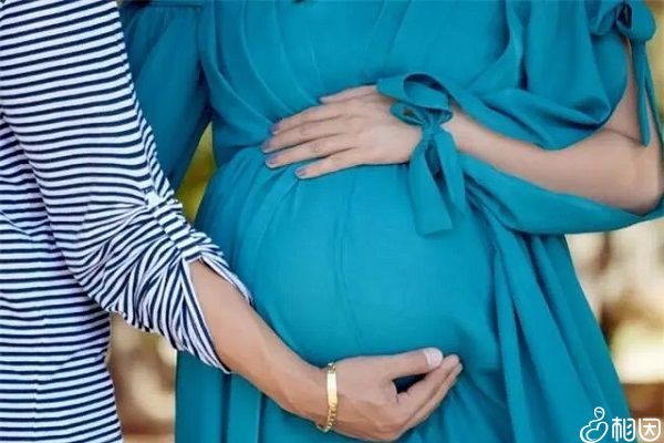 女性怀女孩的症状