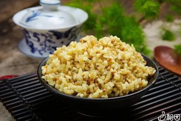 小米饭的含糖量较高