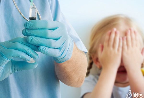 大人接种疫苗要看身体情况