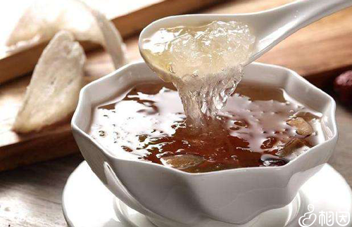 在受精卵着床后女性体内嗜酸细胞增多