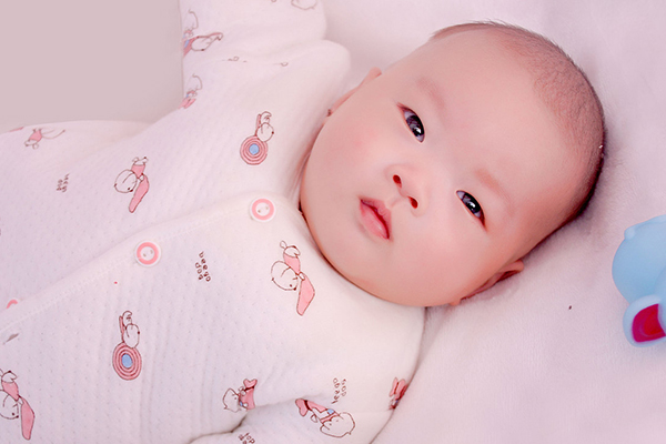 肚子尖与骨盆有关