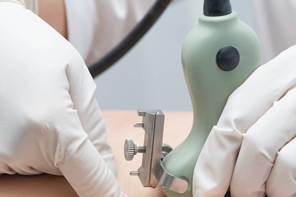 羊水穿刺是高龄孕妇必做检查之一