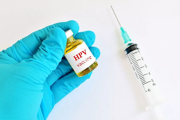 医生会定期检查HPV