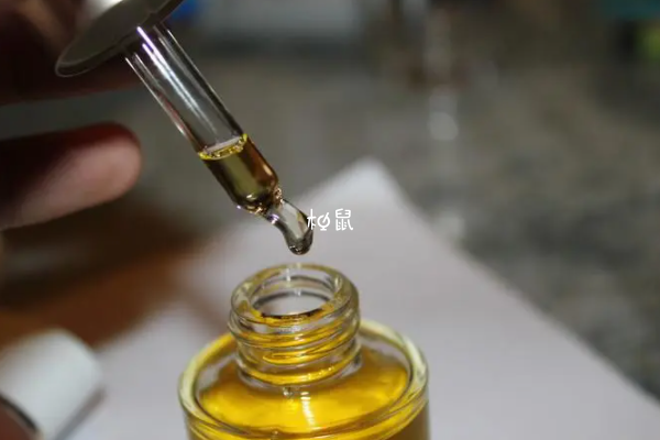 适当按摩涂油是护理乳房不错的方式