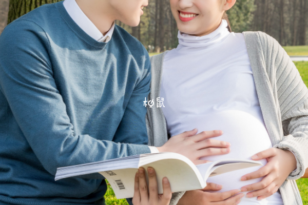 孕妇和胎儿说话他们听不懂