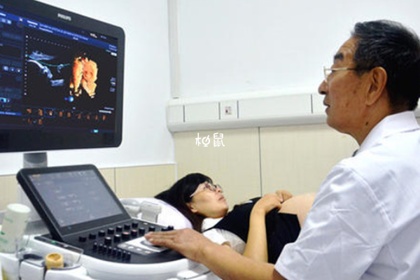 双胞胎做四维比较好